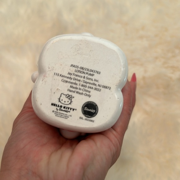 NEW Hello Kitty pink soap dispenser pump lotion container sanrio kawaii - Picture 4 of 4